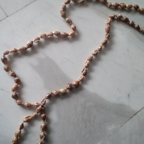 Shell necklace used, large size with knot
