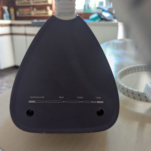 Stiroplus SP-1009 steam ironing system