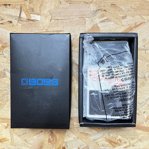 Boss TU-3 chromatic tuner like new for electric guitar and bass