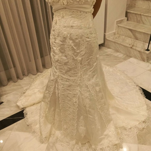 Wedding dress new off white with appliqué lace and veil