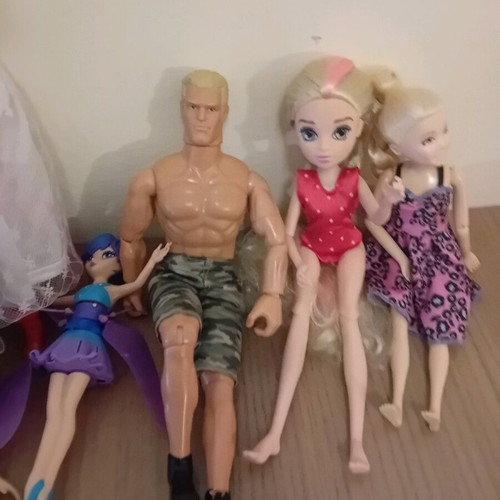 Dolls used, lot