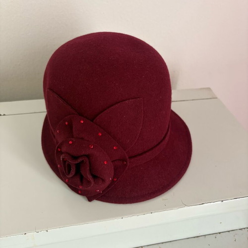Bordeaux hat like new