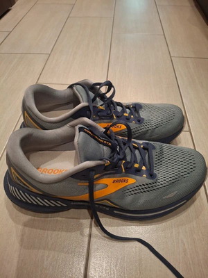 Brooks Adrenaline GTS 23 αθλητικά σαν καινούργια, γκρι 44