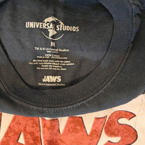 Universal Studios Jaws short-sleeve T-shirt medium used, navy color