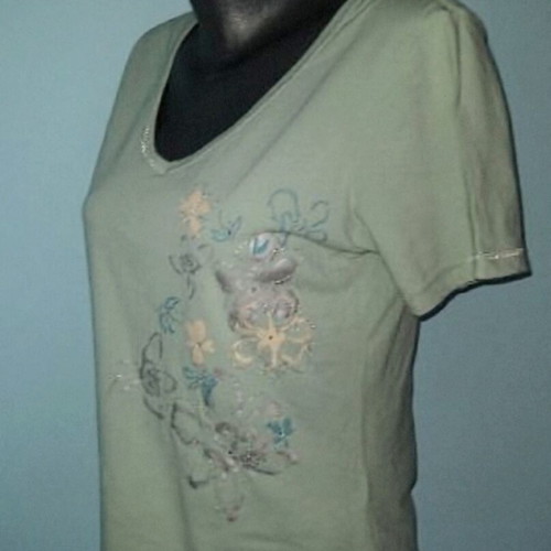 Soya t-shirt style blouse like new, green with decorations