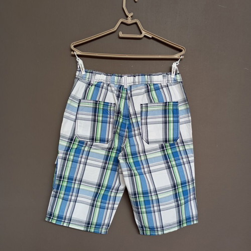 Here+There C&A Teen Cargo Bermuda Shorts like new, plaid white and blue
