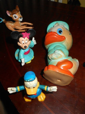Plastic figures used, pack of 5