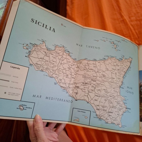 Sicilia L'Isola Del Sole travel guide like new, Italian