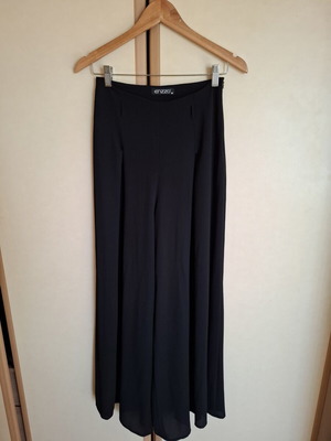 Enzzo black wide-leg pants size M like new