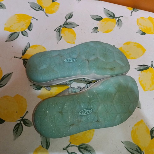 Keen Washable kids sandals like new, size 29, gray and turquoise