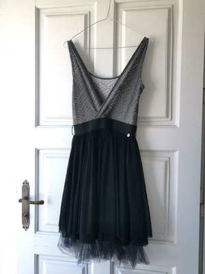 Φόρεμα Attrattivo μαύρο-γκρι σαν καινούργιο, μέγεθος S