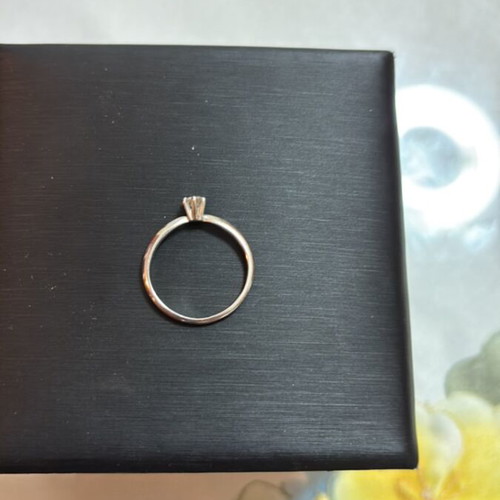 White gold ring with real diamond like new