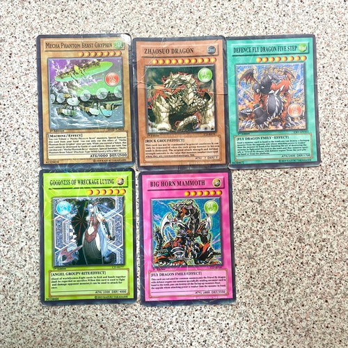 Yu-Gi-Oh! collection like new with rare and classic 130+ cards