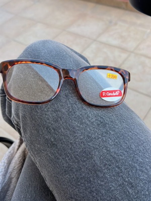Reading glasses +2.00 like new, brown, size large