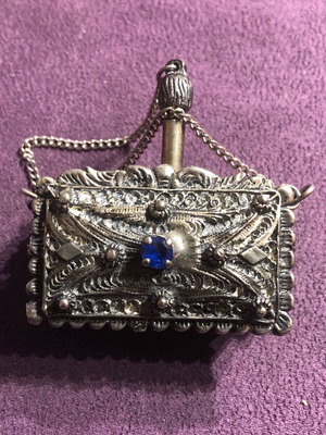 Vintage perfume bottle like new with filigree design