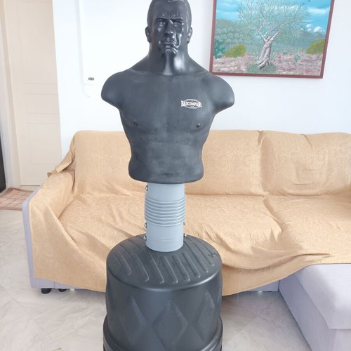 Bob style punching dummy like new, very sturdy, fill with water or sand, German product