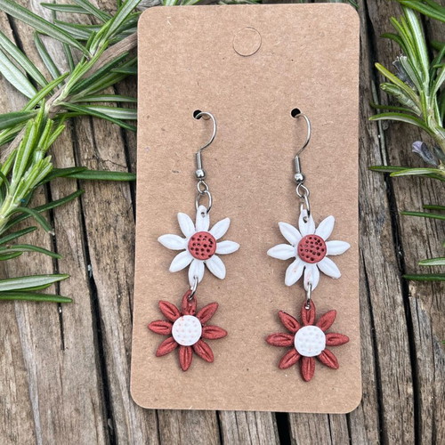 Daisy earrings new, white and copper color
