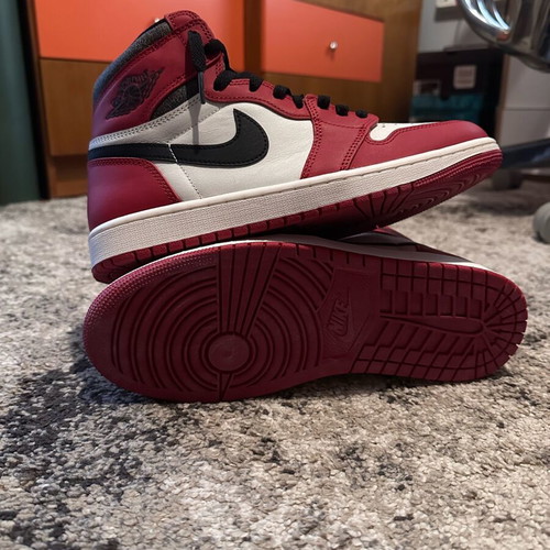 Air Jordan 1 Retro High OG Lost and Found Chicago sneakers size 43 new