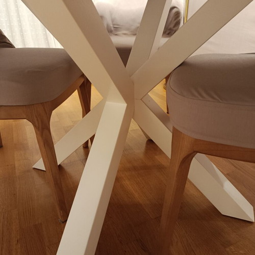 Dining table rotonda like new