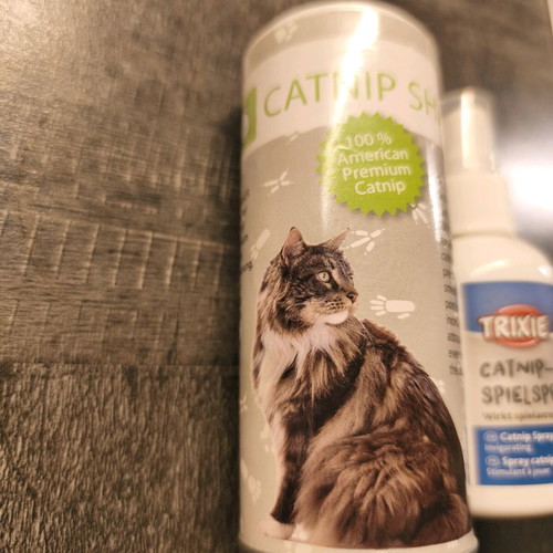 Catnip spray and powder used, pack of 2 Trixie