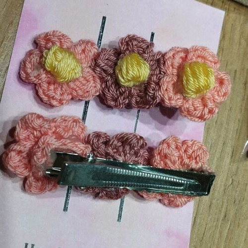 Knitted hair clips new, pack of 2 pieces
