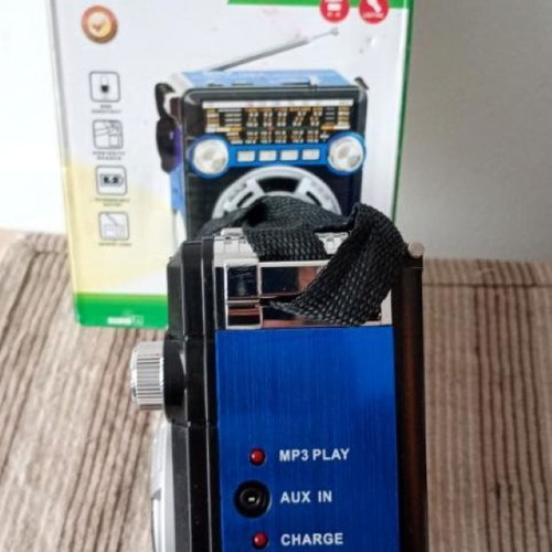 Radio receiver with powerful flashlight new, blue
