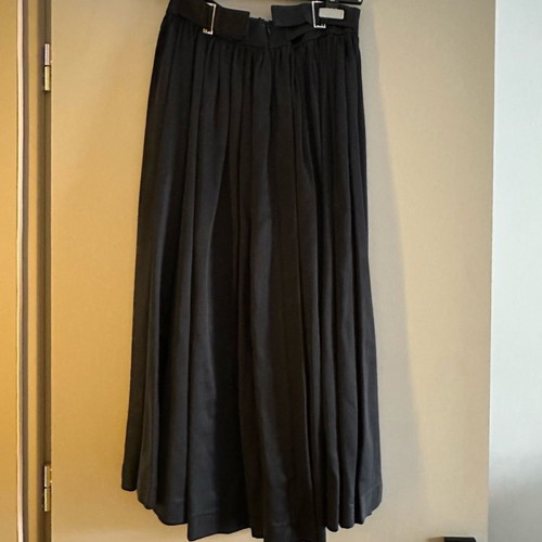 Gizia skirt new size M 38 black with side straps