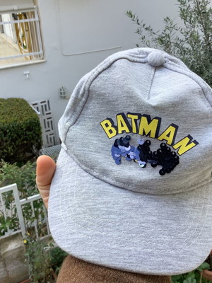 Детска шапка Batman H&M употребявана, сива, размер XS за 3-4 години