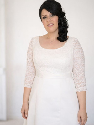 Wedding dress for pregnant women, size XXL, white lace