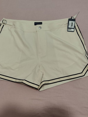 Reserved women's shorts XL new, off-white