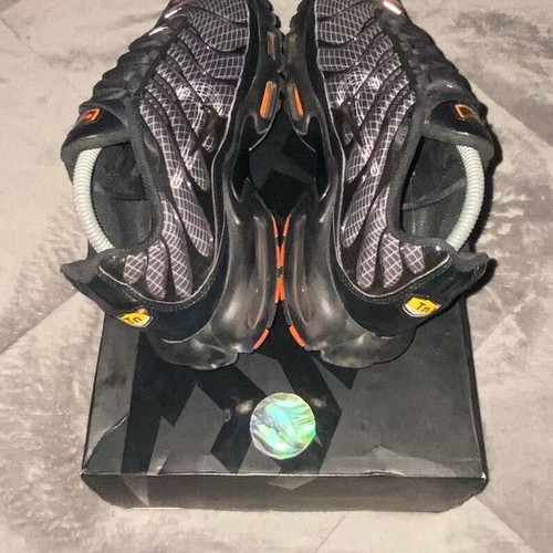 Nike Tn Air Max Plus 2021 3D Swoosh σαν καινούργιο, μέγεθος 42, μαύρο και γκρι