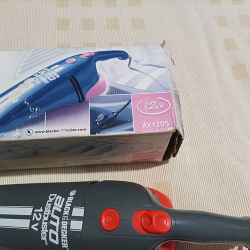 Black & Decker AV1205 car vacuum cleaner like new 12V