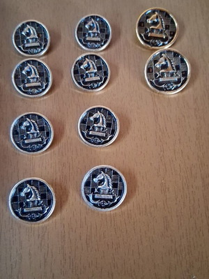 Buttons with Chess Design set of 10 like new, gold and bronze