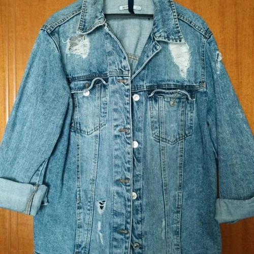 Stradivarius denim jacket with rips like new, blue, size L
