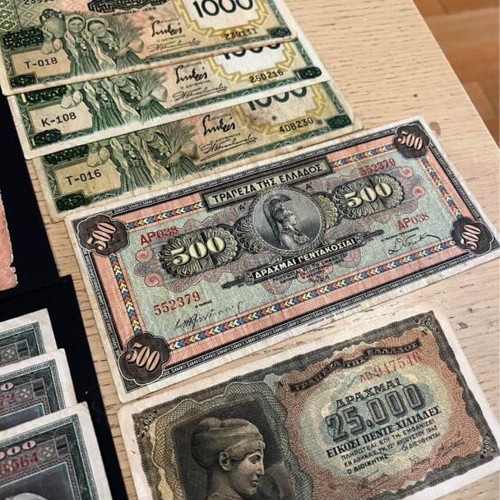 Old banknotes like new, drachmas, rubles, mark