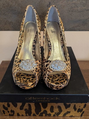 AfterShock London Stiletto peep toe shoes, satin leopard print