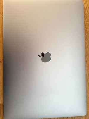 MacBook Pro 16” i9 2.3GHz 16GB RAM 1TB SSD used