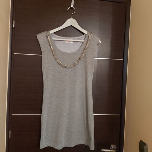 Sleeveless dress gray like new, size M