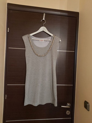 Sleeveless dress gray like new, size M