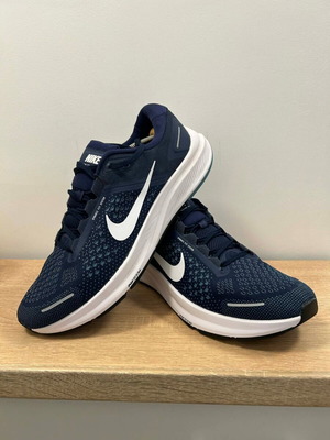 Nike Air Zoom Structure 23 sneakers like new, size 44.5, blue and white