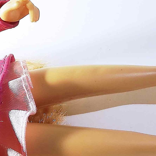 Winx Club Umbrella Flora doll 2007 Mattel used with accessories