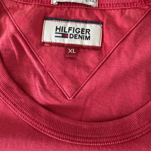 Tommy Hilfiger genuine t-shirt size XL like new, red