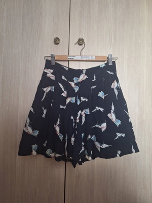 Zara high-waisted shorts with patterns like new, blue, size S