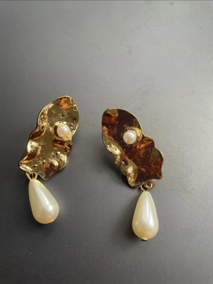 Earrings with pearl new, white and gold