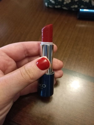Kiko mat lipstick number 4 like new, limited collection