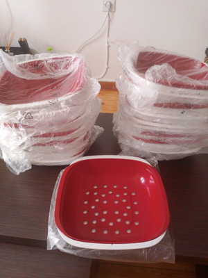 Taperware strainer new