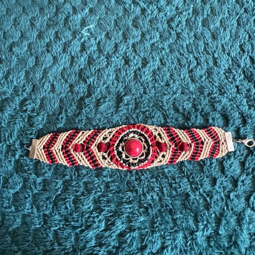 Macrame bracelet new, white and red