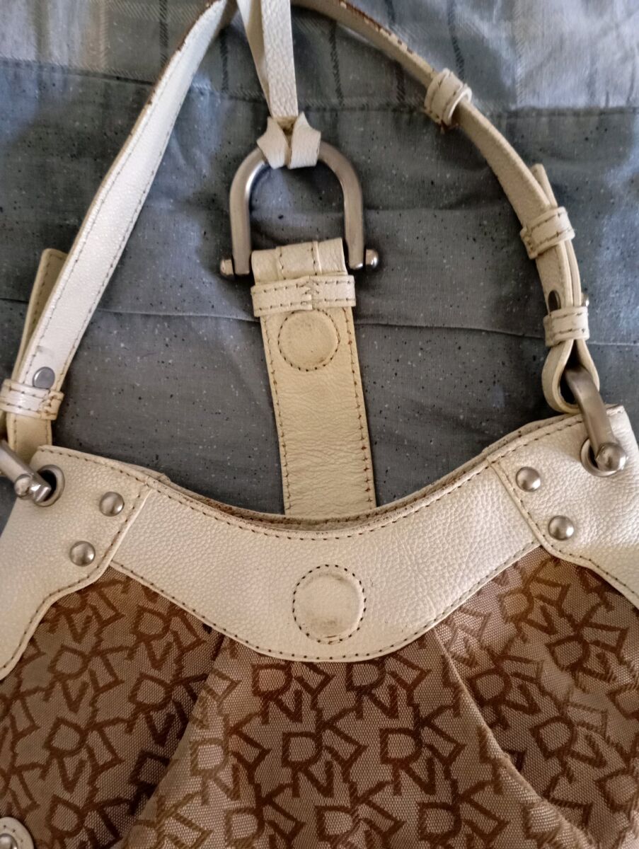 DKNY vintage shoulder bag used, white… - € 76,00 - Vendora.cy