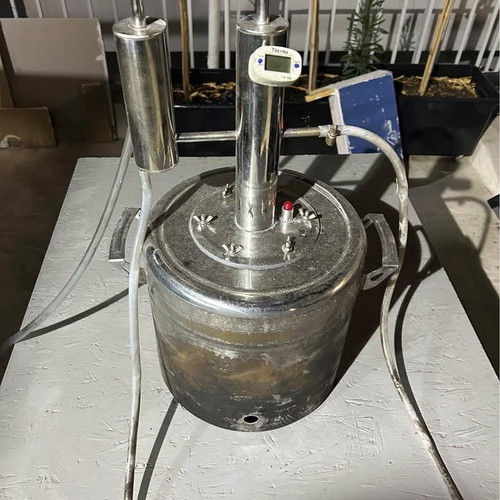 Stainless Steel Distiller 30 Liters with Thermometer like new