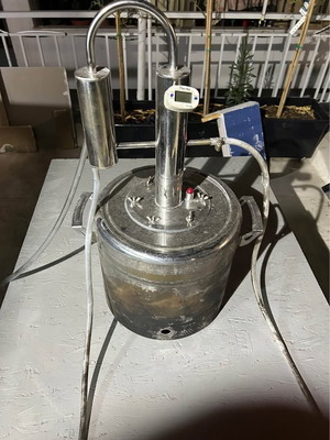 Stainless Steel Distiller 30 Liters with Thermometer like new